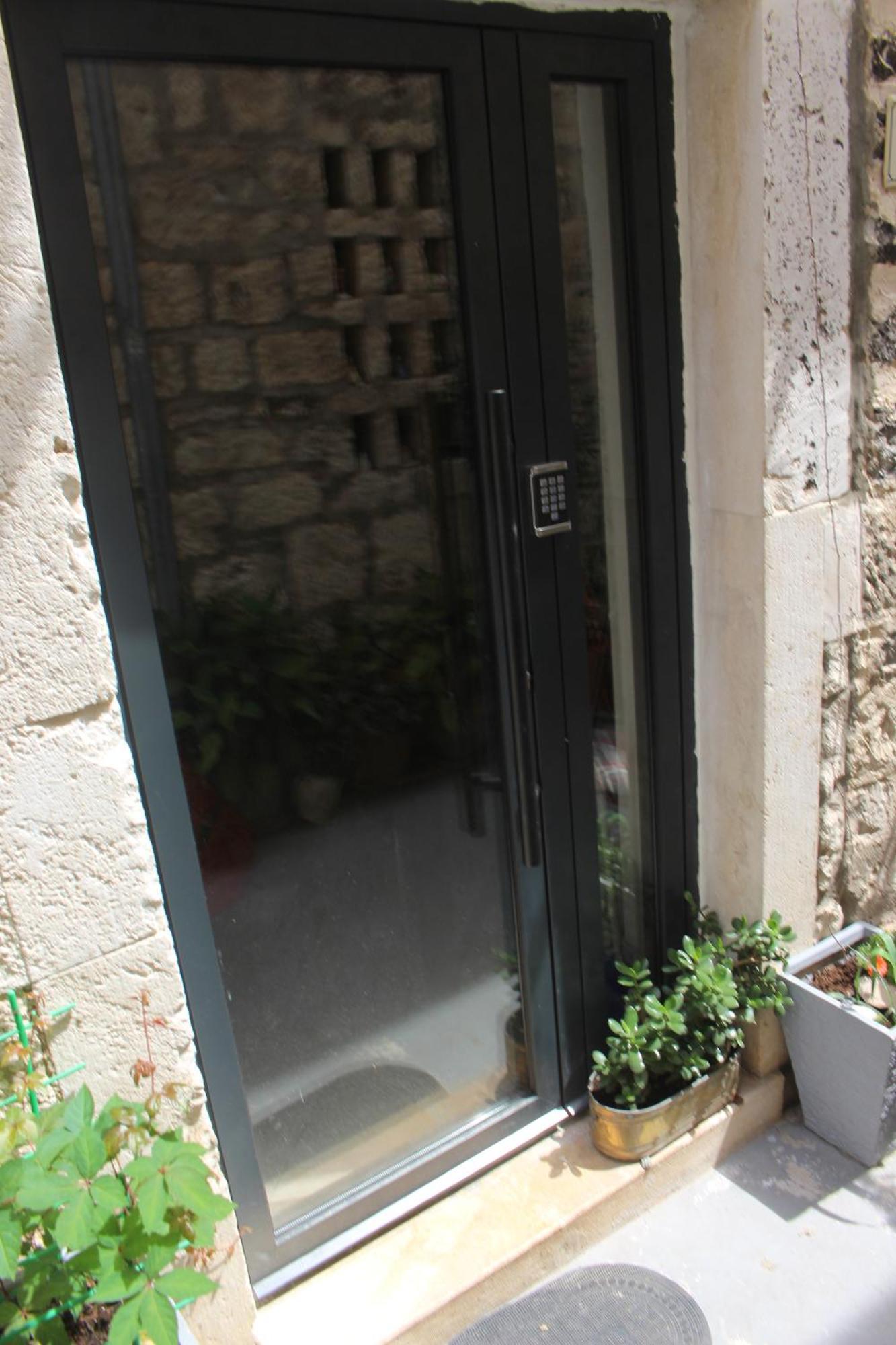 Street Garden Apartment Hvar Town Extérieur photo