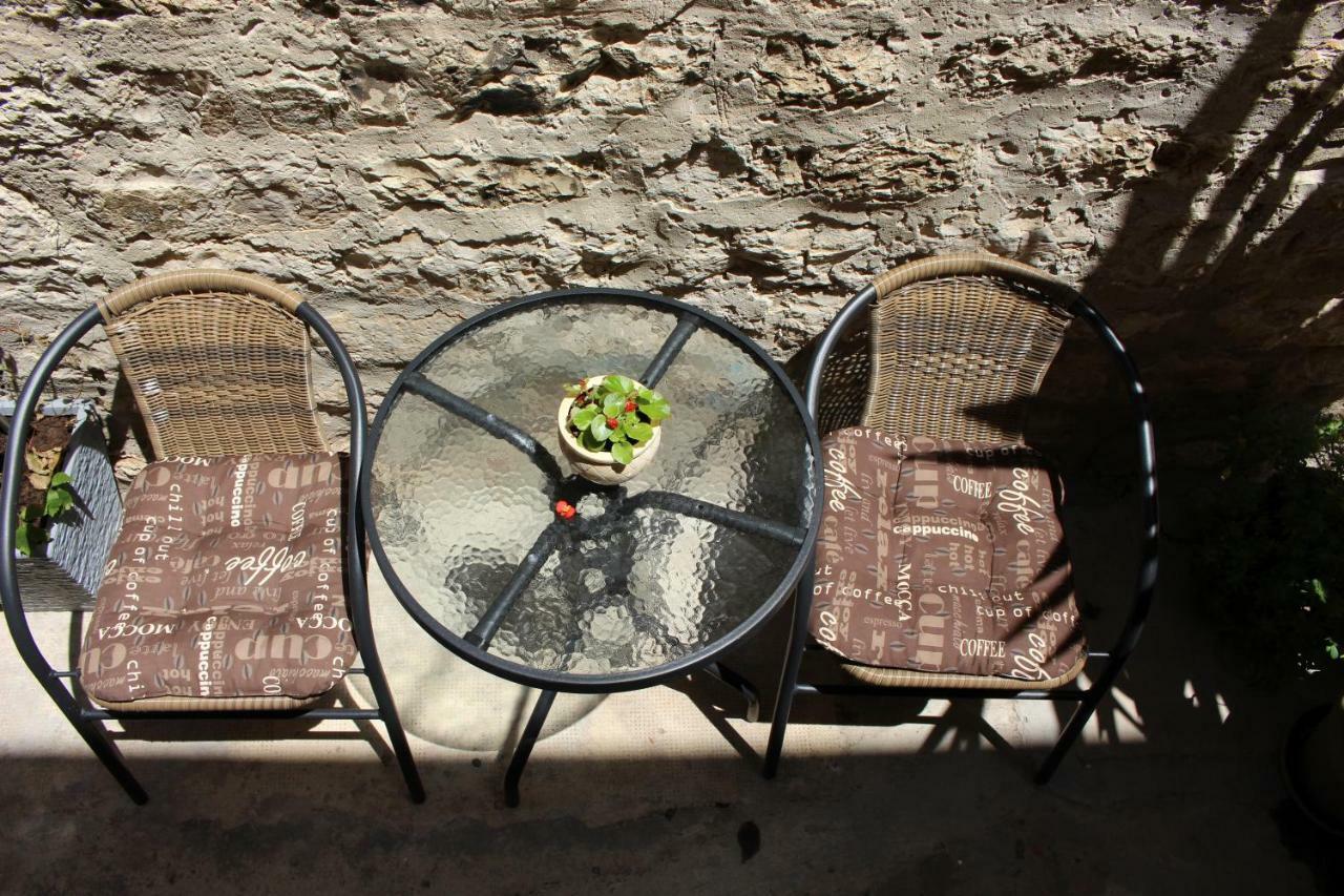 Street Garden Apartment Hvar Town Extérieur photo